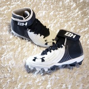 Under Armour Kids' Harper 4 Mid Baseball Cleats size 2Y